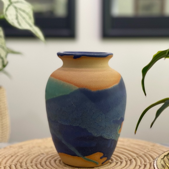 🌵Vintage Pottery Vase- signed🌵 - Picture 4 of 8
